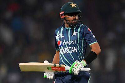 Skipper Azam steers Pakistan to T20 tri-series win over New Zealand