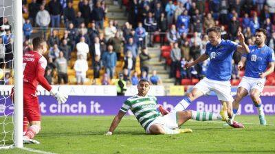 Giakoumakis snatches dramatic late win for Celtic