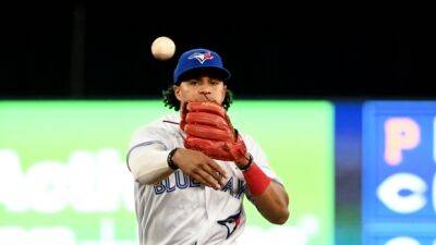 Blue Jays' Espinal returns to lineup for Game 2