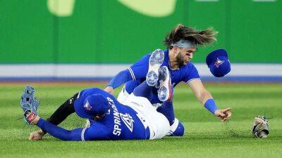 Bo Bichette - Blue Jays' George Springer carted off after colliding with Bo Bichette - foxnews.com - Usa - county Centre -  Seattle - county Rogers