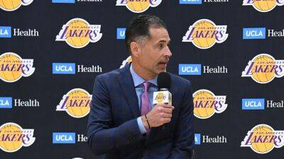 Lakers extend GM Rob Pelinka through 2026: report