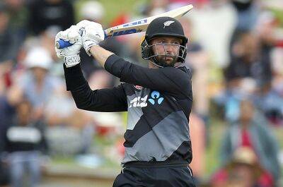 Conway guides New Zealand to T20 tri-series win over Bangladesh