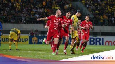 Ondrej Kudela - Tragedi Kanjuruhan - Liga 1 Ditunda Tanpa Batas Waktu, Persija Liburkan Tim - sport.detik.com -  Jakarta