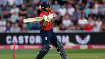 Hales, Buttler lead England to win over Australia in T20 run-fest