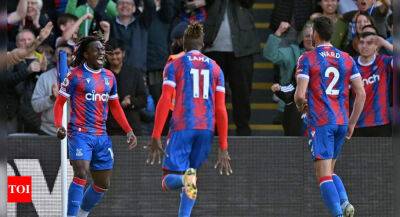 Brenden Aaronson - Patrick Bamford - Pascal Struijk - EPL: Eze fires Crystal Palace to comeback victory over Leeds United - timesofindia.indiatimes.com