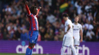 Soccer-Eze fires Palace to comeback victory over Leeds