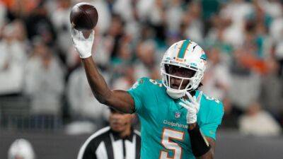 Teddy Bridgewater - Dolphins QB Bridgewater being evaluated for head injury - tsn.ca - county Miami - New York -  New York - state New Jersey - county Rutherford