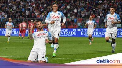 Mathias Olivera - Giovanni Simeone - Alex Meret - Mario Rui - Matteo Politano - Cremonese Vs Napoli: Menang 4-1, Partenopei ke Puncak - sport.detik.com -  Santiago