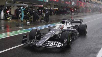 Pierre Gasly - Carlos Sainz-Junior - 'I would have died' fumes Gasly after avoiding hitting crane - tsn.ca - Japan