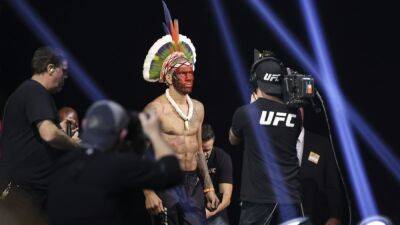 Alex Pereira - Pereira stuns Adesanya to claim UFC middleweight crown - channelnewsasia.com - Brazil - China - New York - Israel
