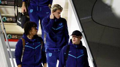 Harry Kane - Gareth Southgate - England stars arrive in Qatar ahead of 2022 World Cup kick-off - in pictures - thenationalnews.com - Russia - Qatar -  Doha - Iran