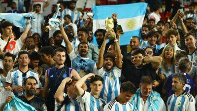 Di Maria at the double as Argentina extend unbeaten run
