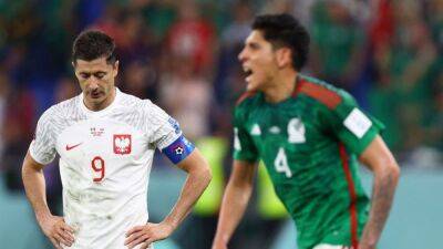 Lewandowski misses penalty as Poland and Mexico draw 0-0