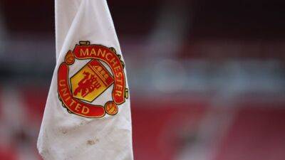 Manchester United owners consider selling club