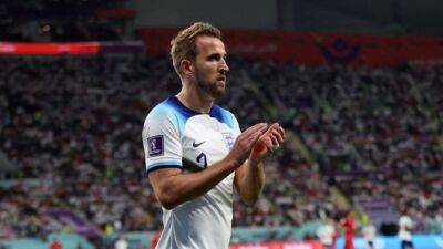 Kane trains with England, despite ankle scan