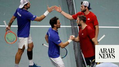 Italy, Canada set up Davis Cup semifinal showdown