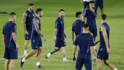 Lionel Messi - Mexico and Argentina fans bring feisty rivalry to Qatar - channelnewsasia.com - Qatar - Usa - Argentina - Mexico -  Doha - Poland - Saudi Arabia -  Sanchez -  Mexico