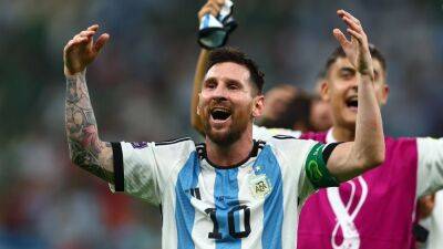 Messi's magic sparks Argentina to victory over Mexico