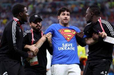 World Cup pitch invader defends 'breaking rules' despite ban - news24.com - Qatar - Ukraine - Portugal - Italy -  Moscow - Iran - Uruguay