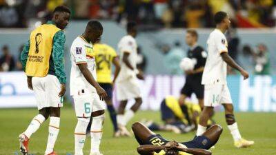Sadio Mane - Aliou Cisse - Tears, no fears for Senegal after advancing into knockout phase - channelnewsasia.com - France -  Doha - Senegal - Ecuador - Uruguay
