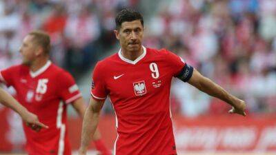 Poland's fortunes in Qatar hinge on support for Lewandowski
