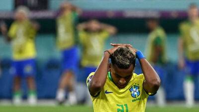 Casemiro goal downs Switzerland to take Brazil into World Cup last 16