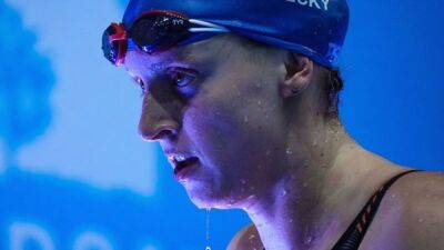 Ledecky breaks 800m freestyle short-course world record