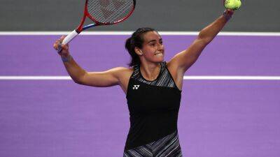 WTA Finals: Garcia fights back to beat Kasatkina and book semi-final place