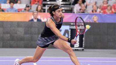 Dominant Garcia pushes past Sakkari to WTA Finals championship match