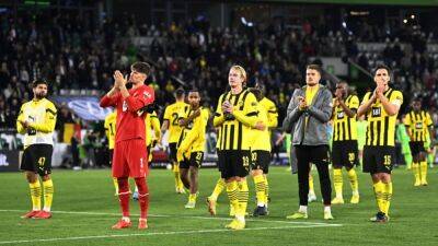 Wolfsburg stun Dortmund 2-0 to stretch unbeaten run