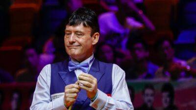 Jimmy White - Stephen Maguire - White rolls back years to reach UK Championship at 60 - rte.ie - Britain - Scotland - county Charlton