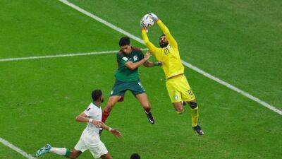 Mexico beat Saudi Arabia but miss out on last 16