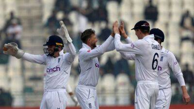 Pakistan 202 all out in Multan, England lead by 79 - channelnewsasia.com - Britain - Pakistan