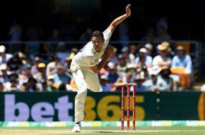 Australia's pace spearhead out of 1st South Africa Test
