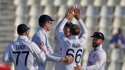 England beat Pakistan by 26 runs in Multan to clinch series - channelnewsasia.com - Pakistan