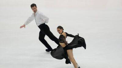 Skate Canada to allow any 2 athletes to compete together in ice dance, pairs