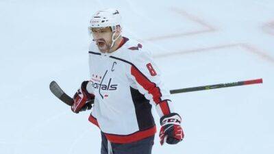 Ovechkin scores 800th goal with hat trick, moves 1 back of Gordie Howe