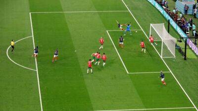 Early Hernandez goal gives France 1-0 halftime lead over Morocco