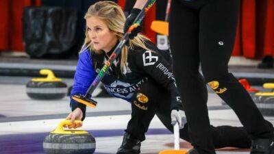 Jones-Laing team picks up win to open Mixed Doubles Super Series in Brantford, Ont.