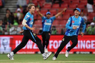 15 all out! Big Bash outfit Sydney Thunder crash to lowest-ever T20 total