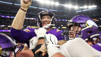 NFL roundup: Vikings pull off biggest NFL comeback, clinch division