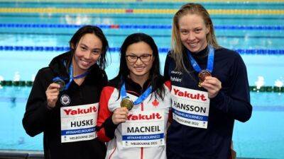 Maggie Mac Neil swims to 2nd world record, 3rd gold medal at short course worlds - cbc.ca - Sweden - Usa - Australia - Canada - South Africa - London -  Las Vegas - Hong Kong - Chad - county Canadian