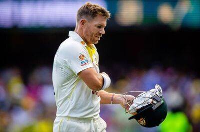 Australian selectors keep faith in out of form Warner