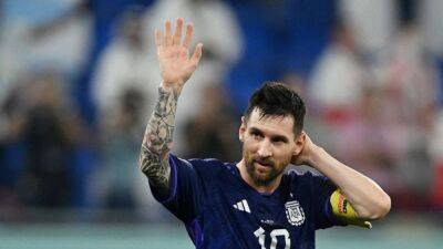 In Maradona's shadow, Messi strives for Argentina's forever love