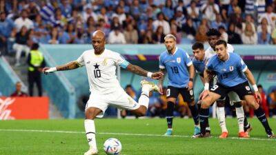 Luis Suarez - Darwin Núñez - Uruguay lead Ghana 2-0 at halftime after Ayew misses penalty - channelnewsasia.com - Qatar - Portugal - Usa - Ghana - Uruguay