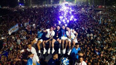 Argentina's World Cup parade abruptly called off amid swarms of people