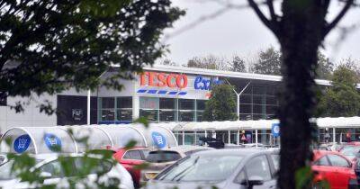 Live updates as Christmas shopping queues cause traffic congestion at Cardiff, Bridgend and Newport retail parks