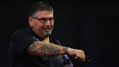 Anderson through but James Wade makes Ally Pally exit