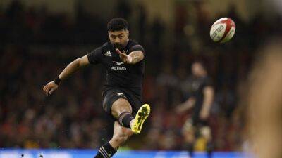 All Blacks flyhalf Mo'unga to join Japanese club Toshiba from 2024