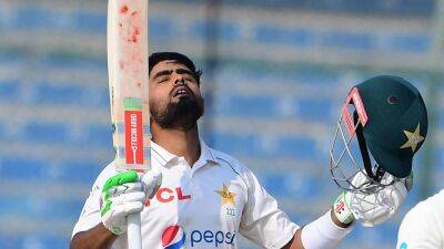 Babar Azam and Sarfaraz Ahmed rescue Pakistan on first day of Test against New Zealand